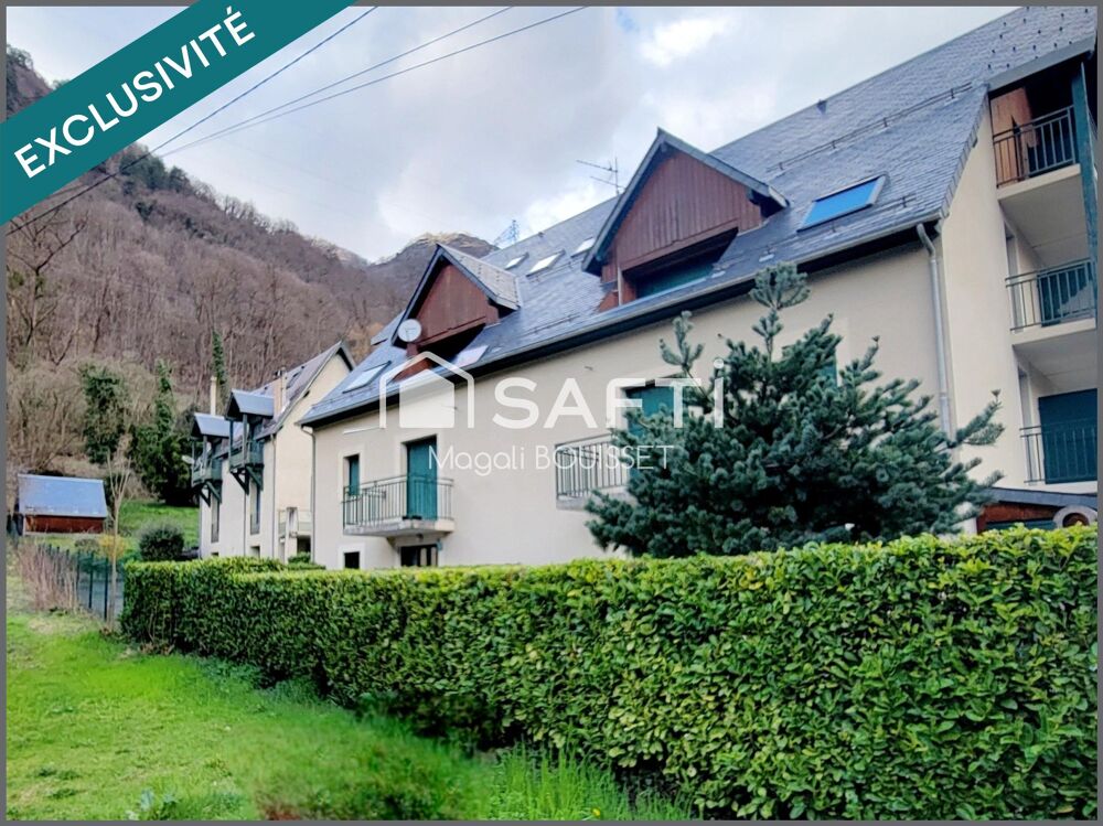 Appartement T3 duplex de 51m², une terrasse avec vue sur le Venasque, deux chambres et une salle d'eau et une salle de bain, une