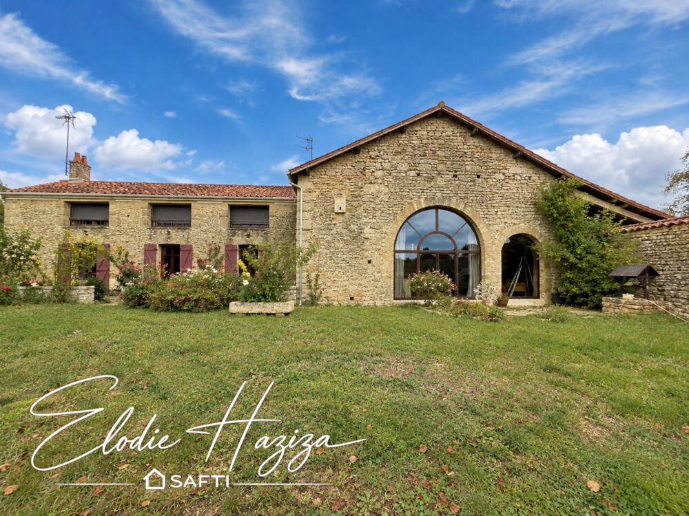 Vente Maison Demeure de charme en pierre avec vignes à Cherves. Cherves