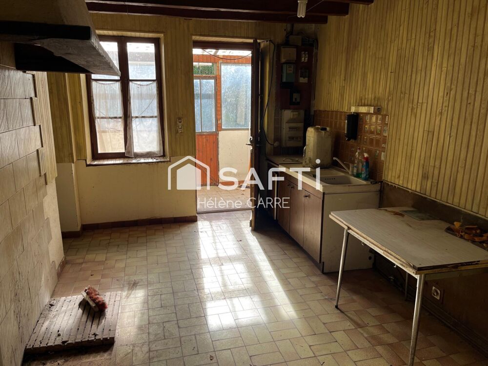 Vente Maison Maison construite dans les années 1945 avec 4 chambre et une parcelles de 650m2 Lury-sur-arnon