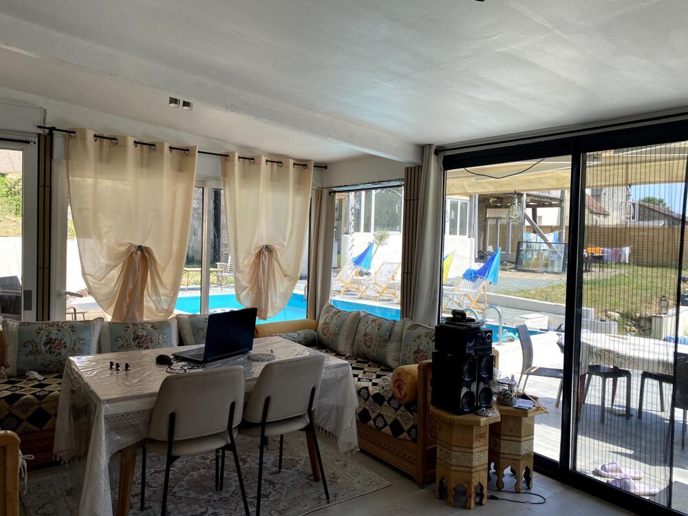 belle longère restaurée avec piscine et étang et dépendance
