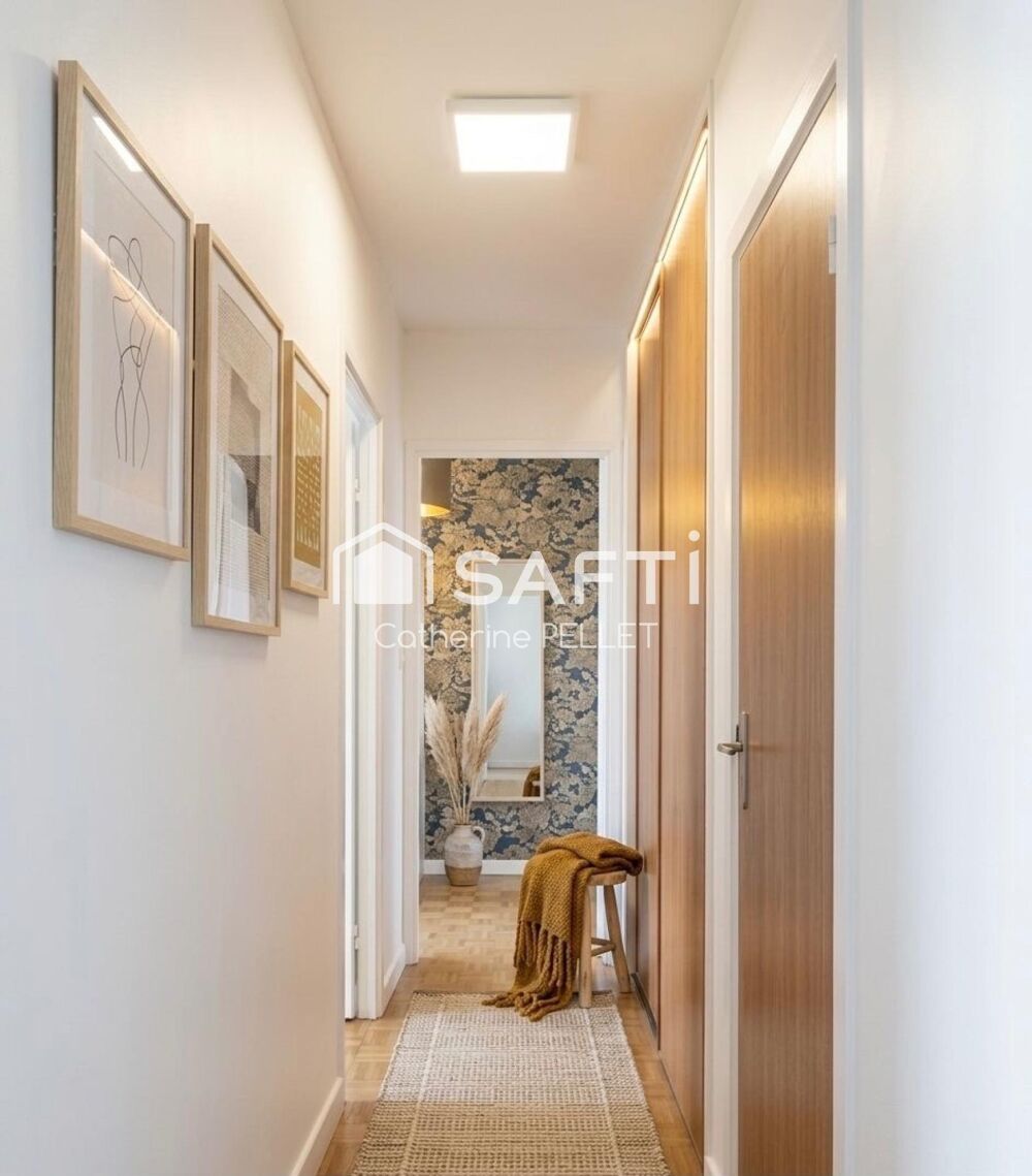T2 lumineux avec balcon, parking et cave à 8 min du RER C