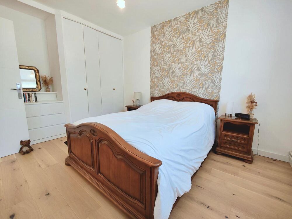 Vente Maison Pavillon T6, piscine, pompe à chaleur, garage 53m² Leognan