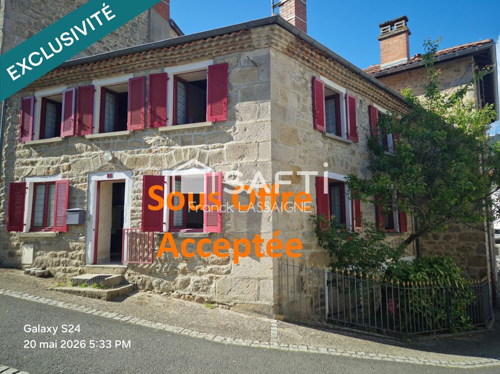 Maison en pierres 2 à 3 chambres.... petite cour