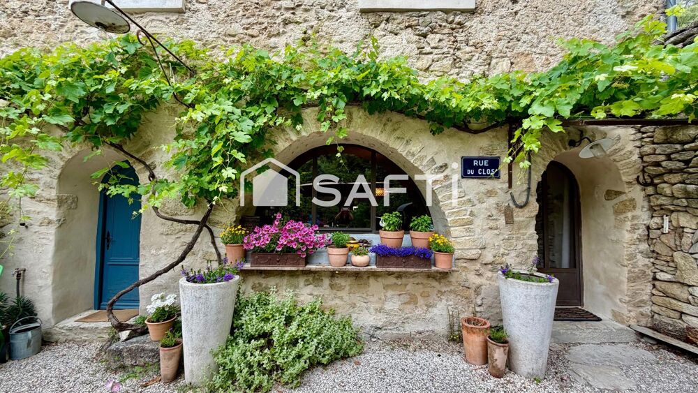 Propriété de caractère 12P, 351m2