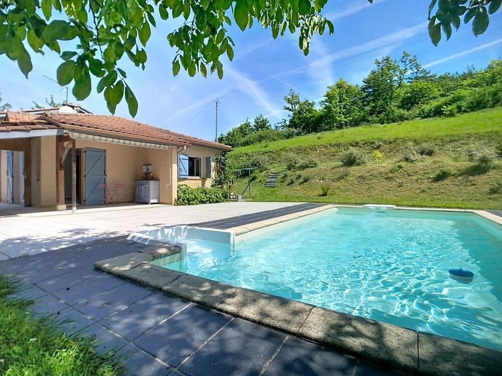 Maison avec jolie vue, garage, terrasse, piscine