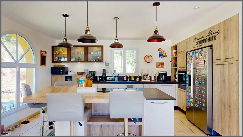 Vente Maison Villa individuelle 168 m2 habitable - 4 chambres dont une suite parentale - 75 m2 de sous-sol - piscine - vue superbe sur les co Gareoult