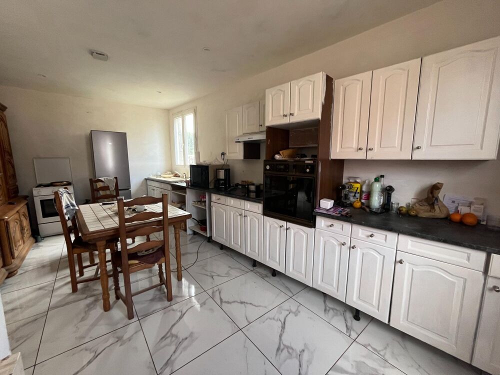 Maison 3 pièces 97m2 habitables + 82 m2 environ à terminer, grand terrain