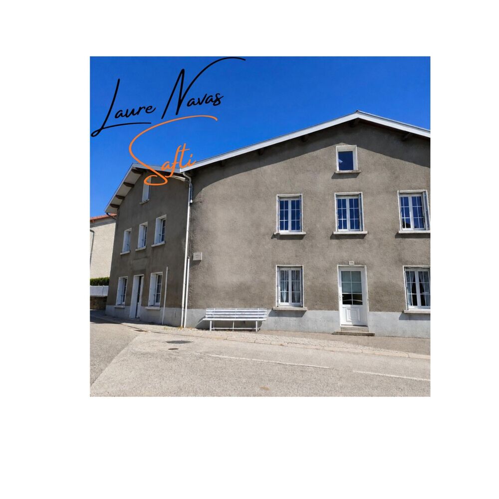 Tombez sous le charme de cette grande propriété avec sa petite maison annexe, parfaite pour un gîte, cuisine d'été, atelier ou e