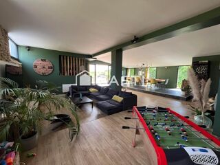  Maison  vendre 6 pices 302 m