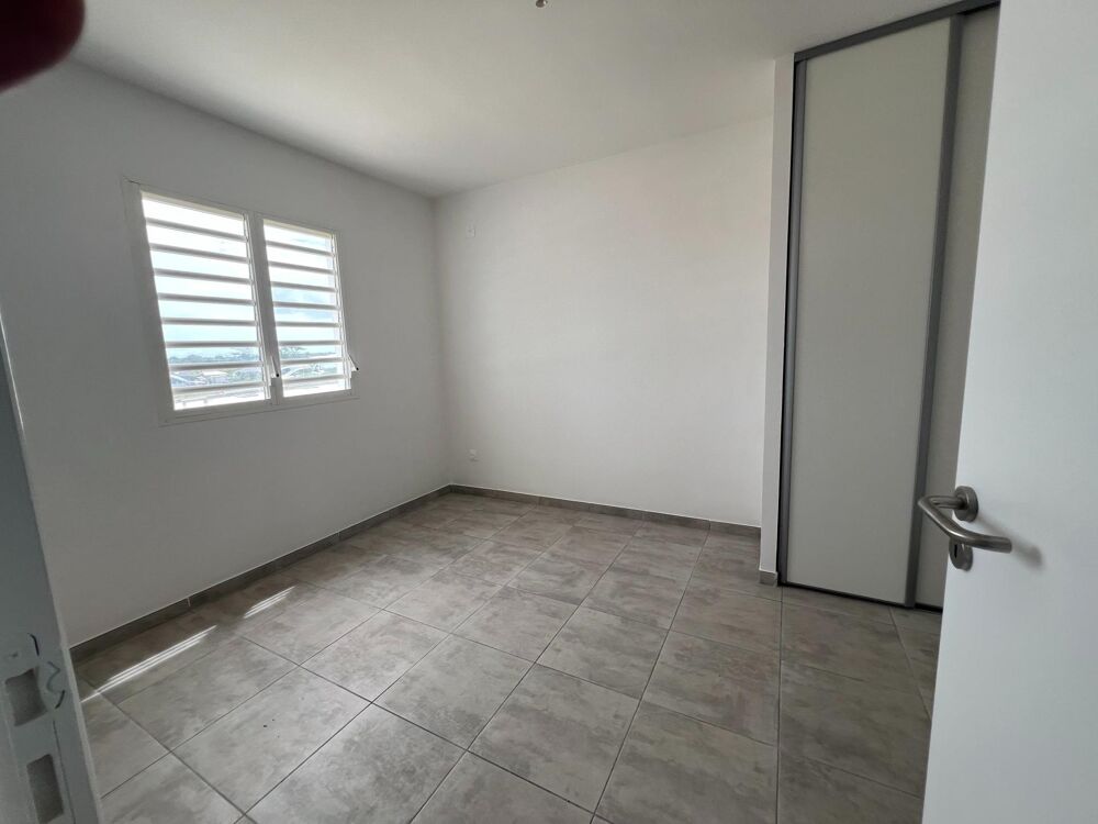 Vente Appartement Proche plage Bois Jolan - T3 Récent avec jardinet Sainte-anne