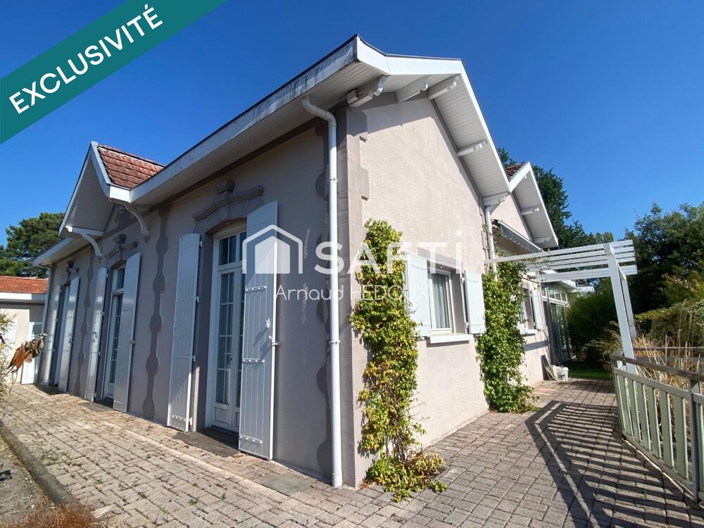 Villa de charme avec jardin paysager et piscine
