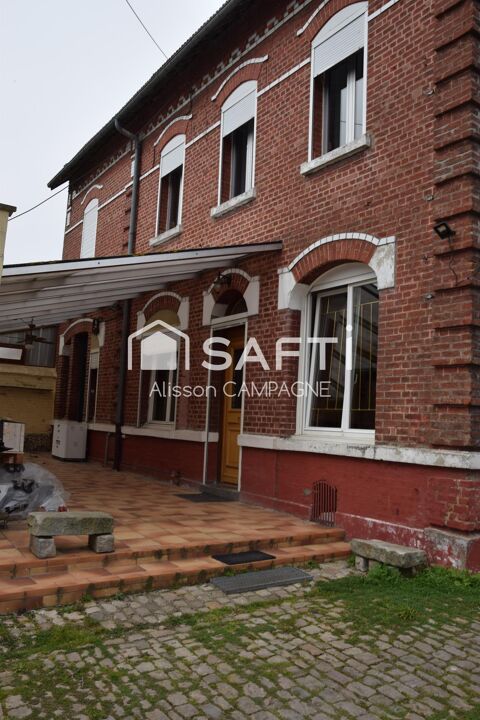   Maison de ma�tre avec nombreux garages et grange. Maison - 5 pi�ce(s) - 207 m�