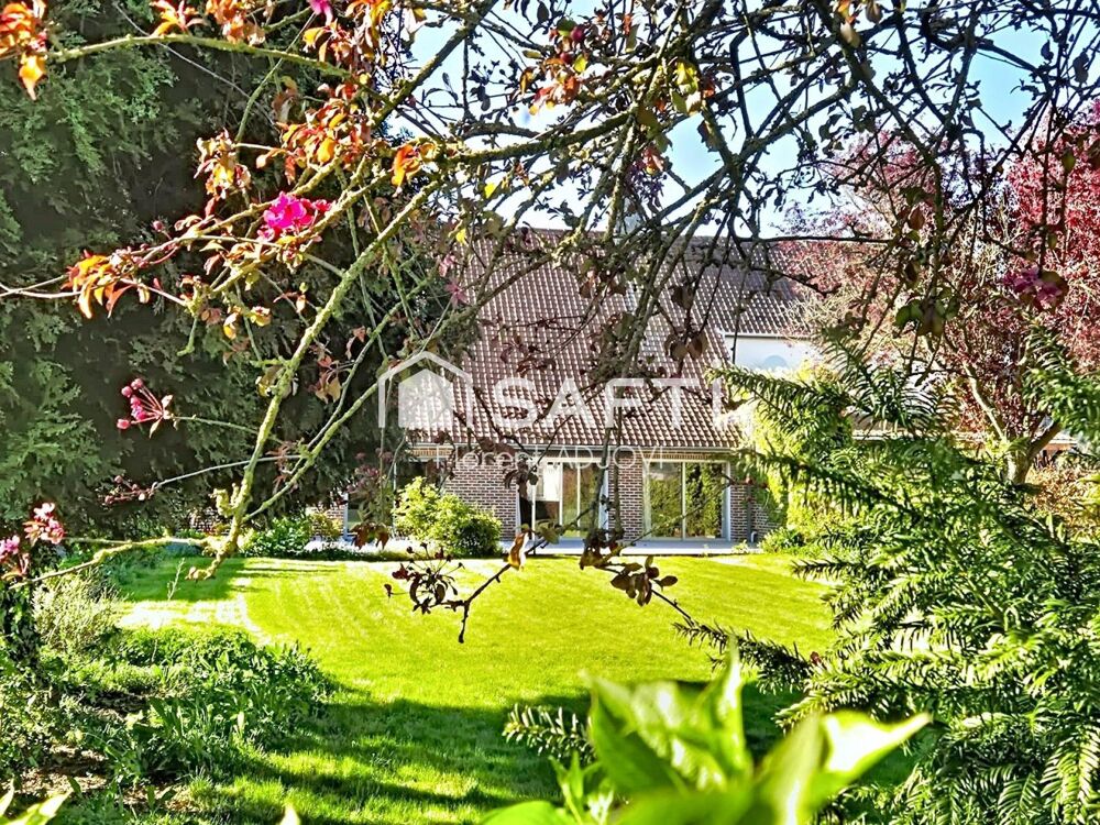 Laissez vous séduire par cette élégante maison de maitre plain pied alliant charme, volumes généreux et cadre de vie paisible