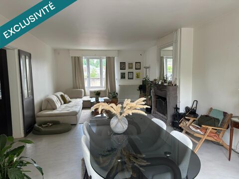   Maison de ville en hyper centre, 8 pi�ces, 5 chambres, garage et jardin. Maison - 8 pi�ce(s) - 240 m�