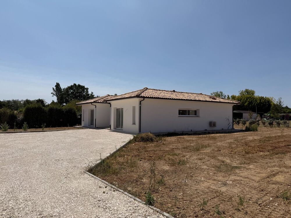 Belle maison contemporaine de 149 M2 5 pièces 4 chambres sur beau terrain au calme
