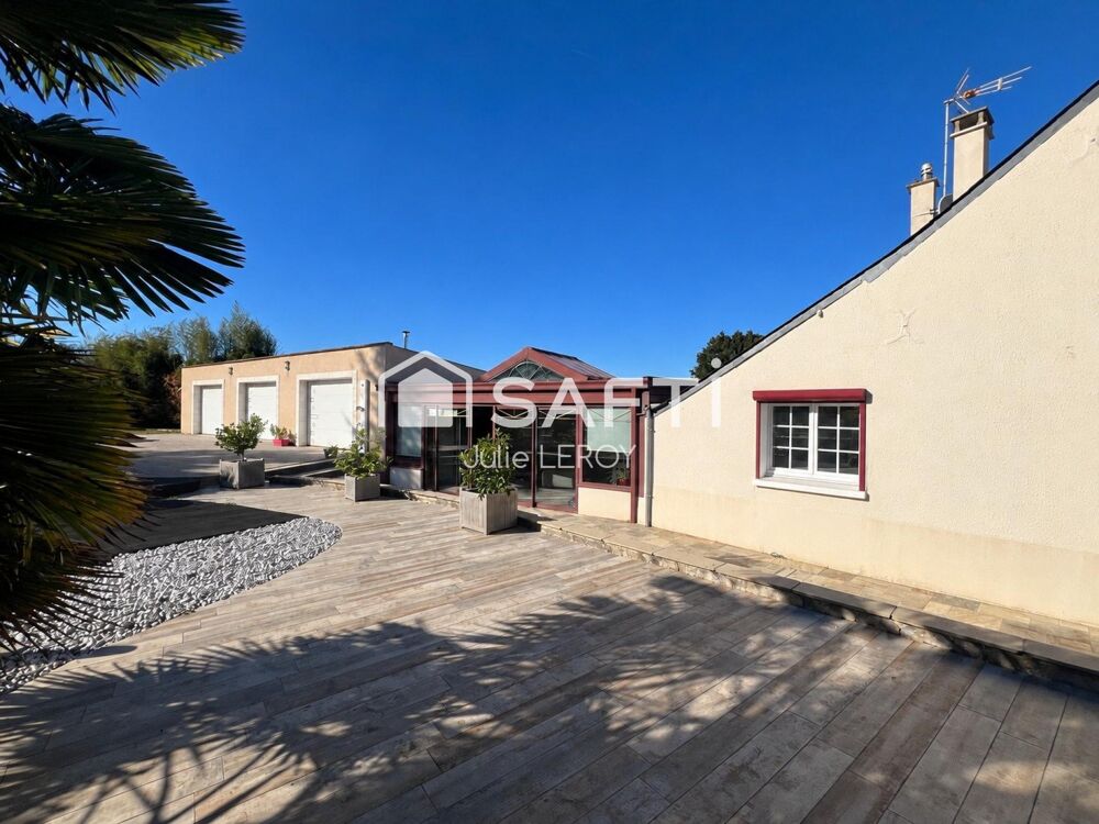 Demeure de 170 m² habitables située à POILLÉ-SUR-VÈGRE (72350)