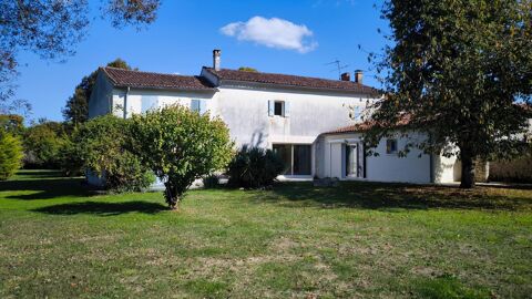   Tr�s belle charentaise Maison - 8 pi�ce(s) - 228 m�