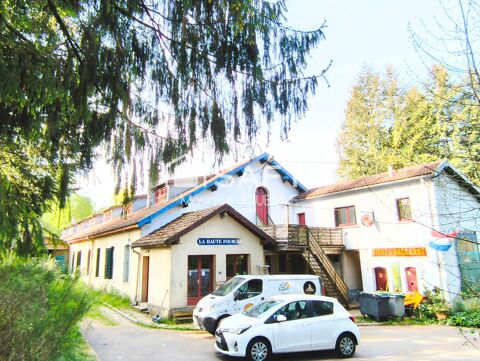 Dans un cadre exceptionnel de verdure et de calme, murs et fonds d'un g&icirc;te d'&eacute;tape et de 2 autres g&icirc;tes ruraux 468000 70310 Corravillers