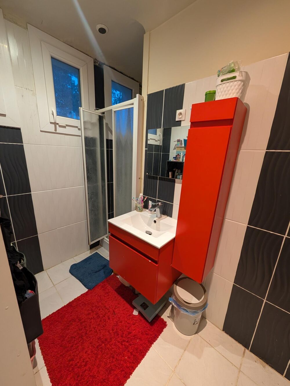 Vente Maison maison familiale sur deux niveaux de 7 pièces 5 chambres, grand jardin Poitiers
