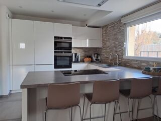  Appartement à vendre 6 pièces 146 m²