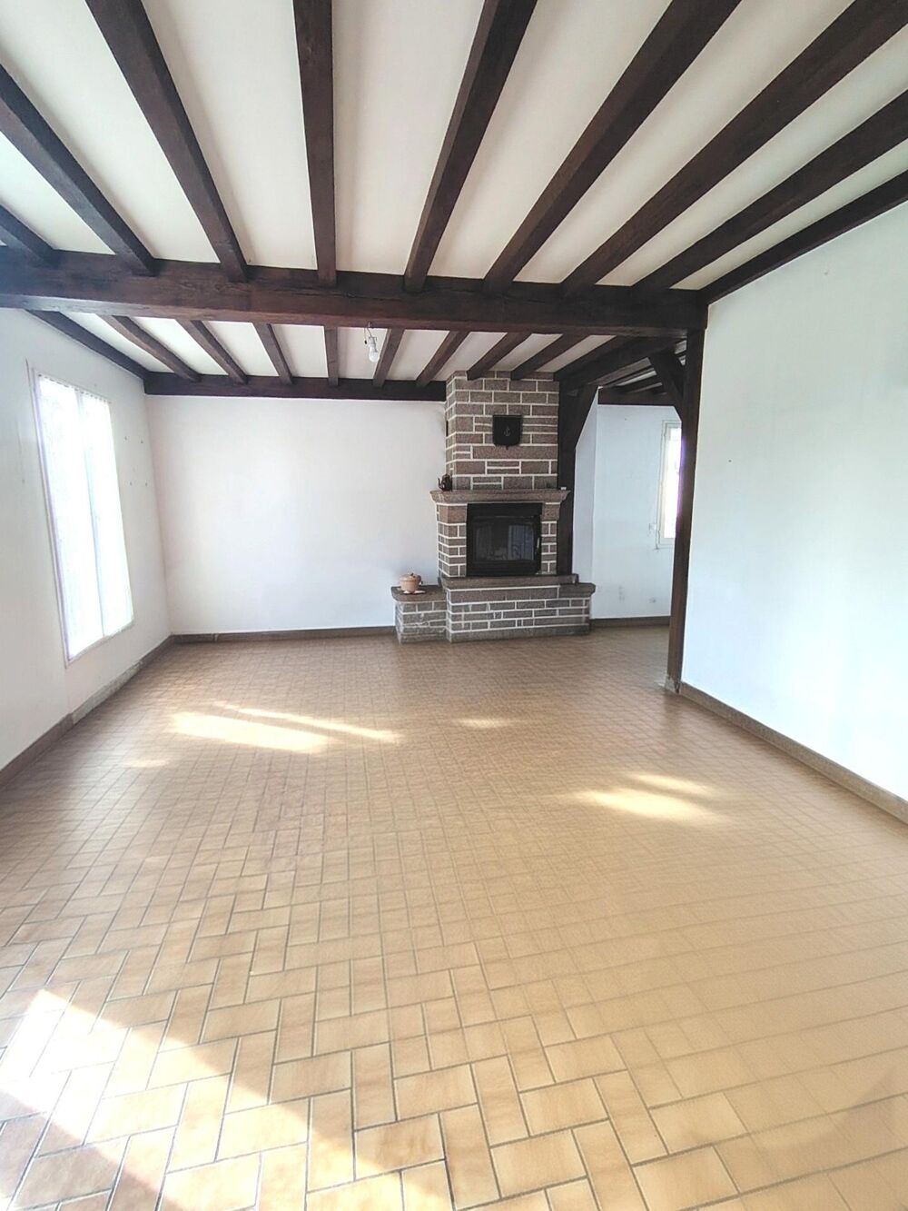 Vente Maison Une maison lumineuse et chaleureuse, nichée sur plus de 7 017 m² de verdure, à quelques minutes de Mortain Mortain-bocage