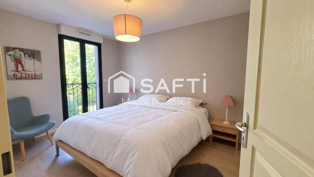 Appartement T4 de 91m², refait à neuf en 2011, emplacement prisé, 6 couchages bon rendement locatif.