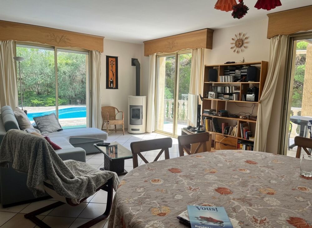 Vente Maison CHÂTEAUNEUF-DE-GADAGNE – Maison familiale avec 2 suites parentales et piscine Châteauneuf-de-gadagne