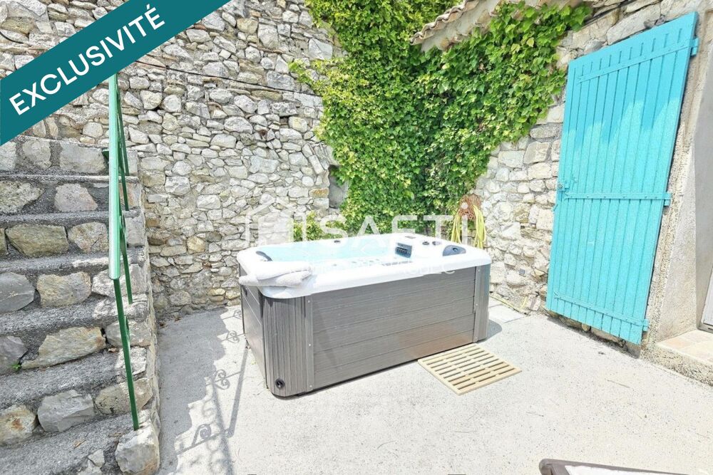 Une maison de caractère en pierre, avec jacuzzi et vue panoramique, pour vivre la Provence autrement.