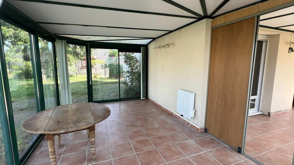 Gros potentiel et bon emplacement pour cette maison avec vie de plain-pied possible + étage à finir daménager + volumes en +