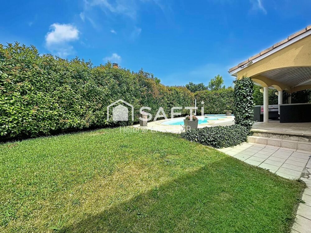 FONSORBES  Villa T5 de 127m² plain-pied avec piscine, garage et carport.