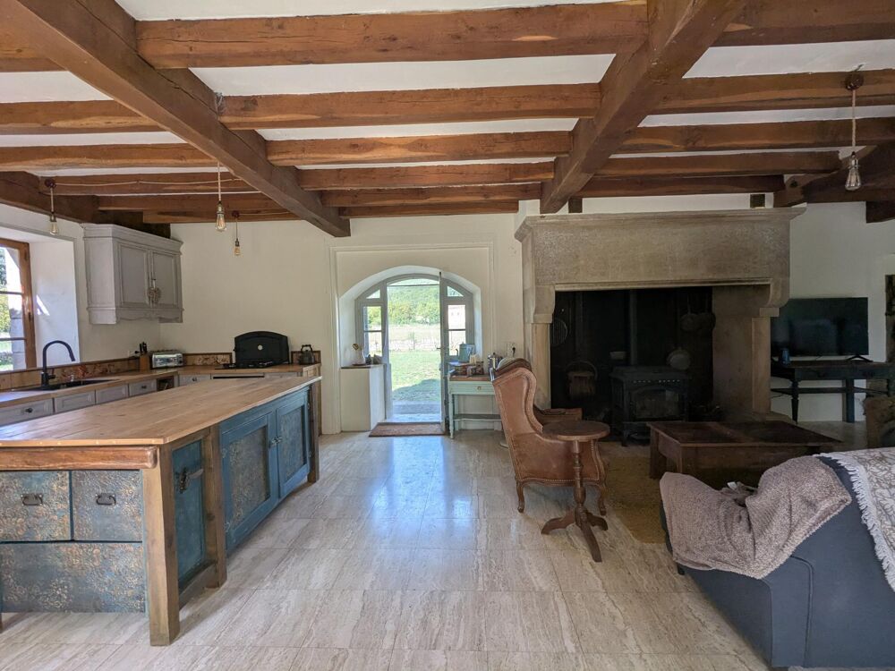 Vente Maison Calvignac, propriété et dépendances au bord du lot Calvignac