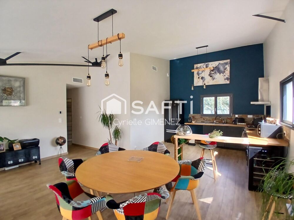 Maison moderne de 147 m2 de plain pieds, avec piscine à débordement sur Malemort-du-comtat