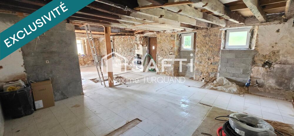 Vente Maison Maison d'habitation 196m² à rénover + 6100m² de terrain avec dépendances. Moncoutant