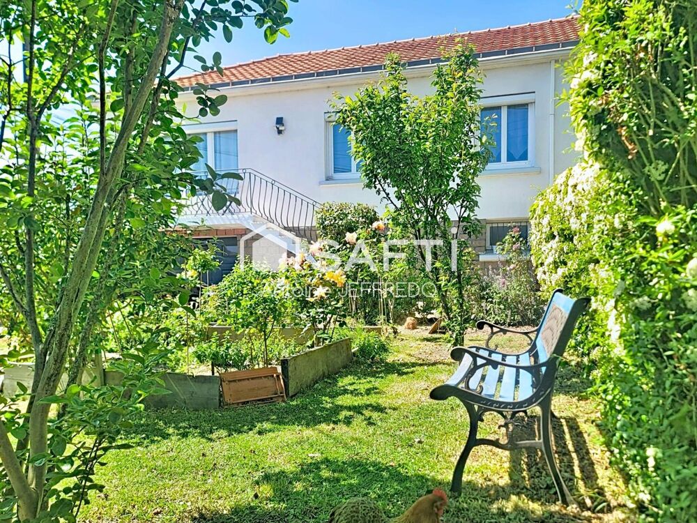 Maison rénovée avec jardins