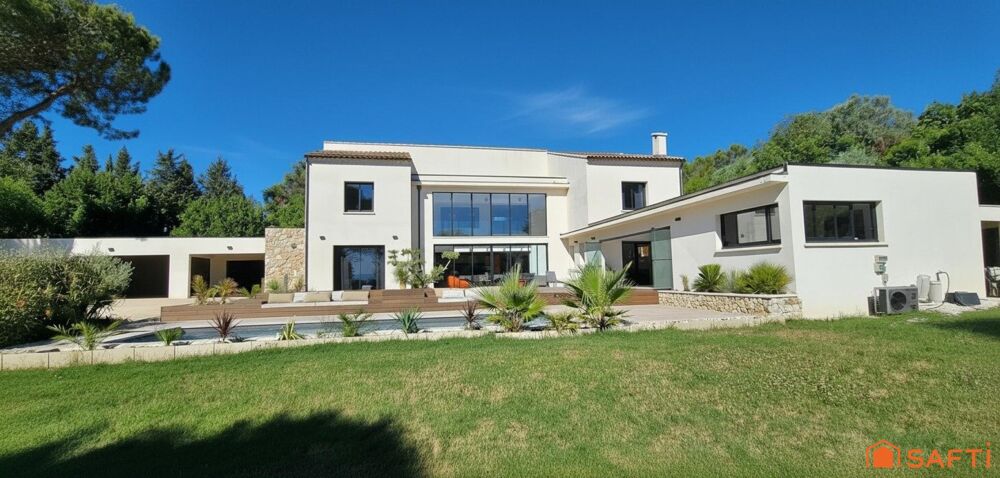 Villa haut de gamme, 320 m², piscine et parc 2300 m²