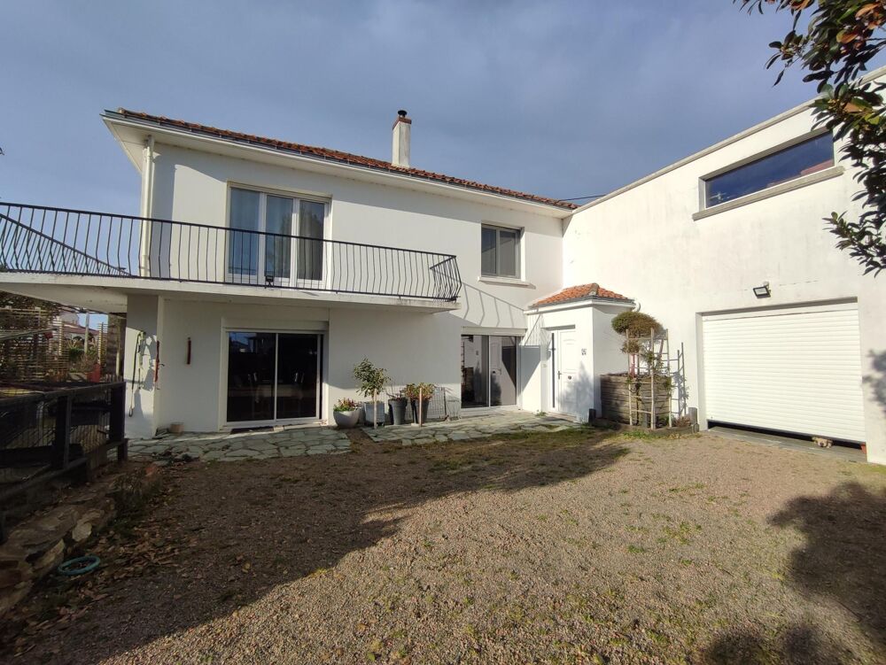 Vente Maison 3 chambres, bureau et grand garage sur un terrrain de 635m2 Olonne-sur-mer