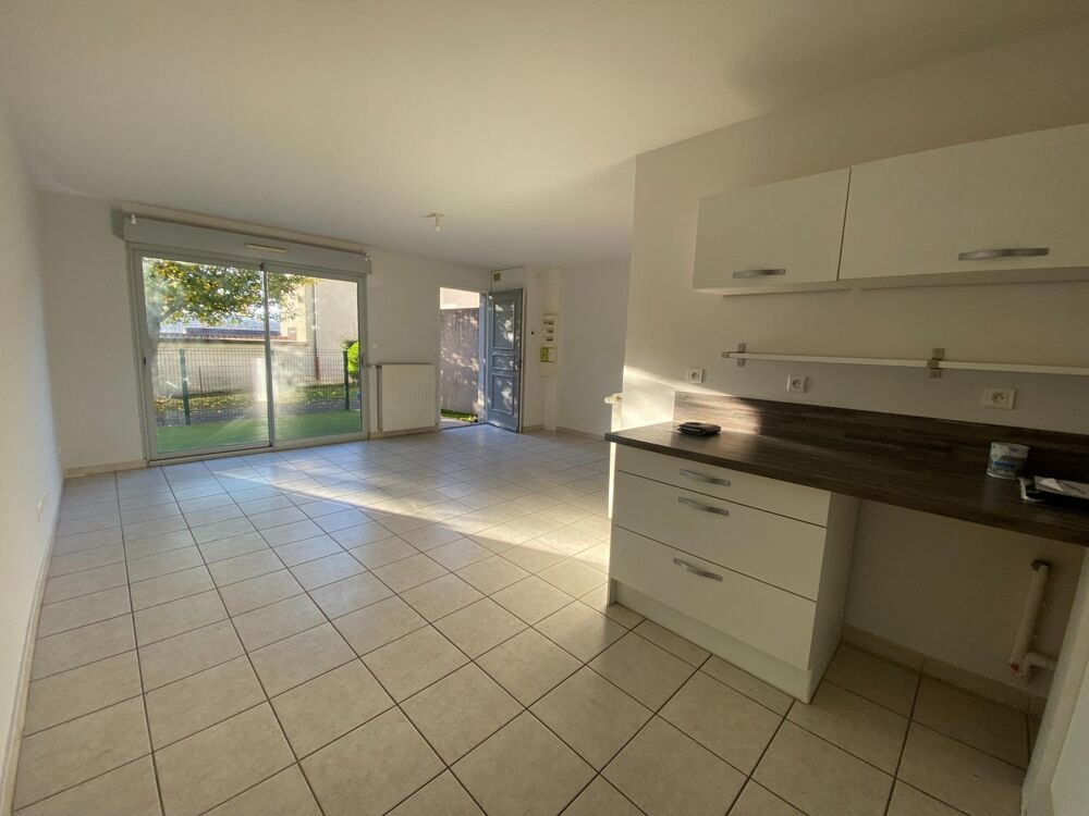 Vente Appartement 5mn VILLEFRANCHE Type 3 de 63m² hab. en duplex avec jardin et garage. Jassans-riottier