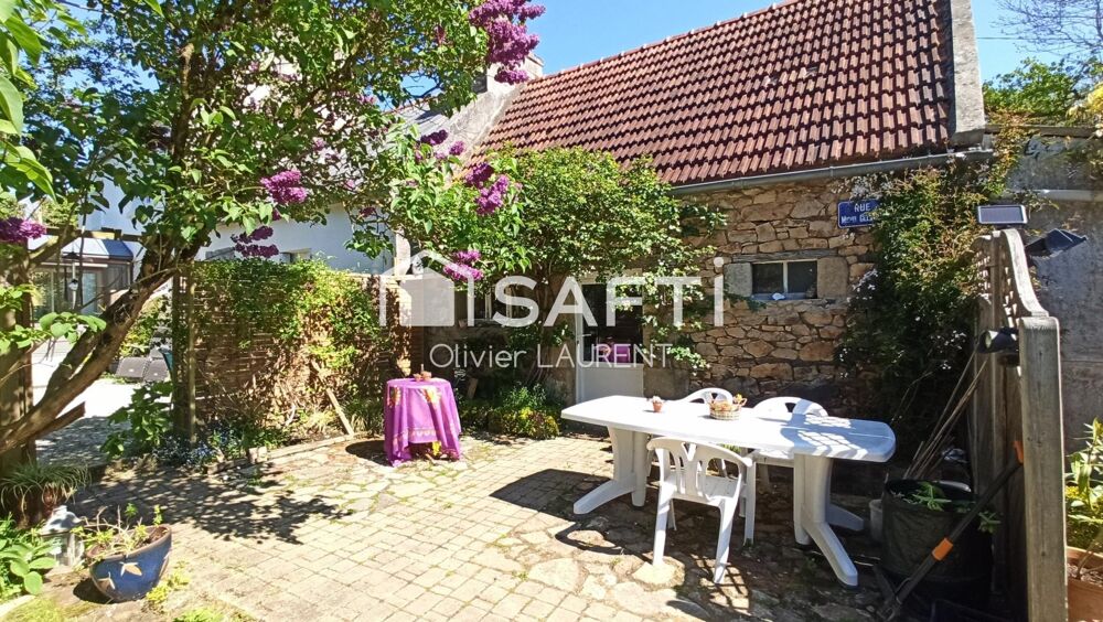 Jolie maison en pierres dans un cadre bucolique