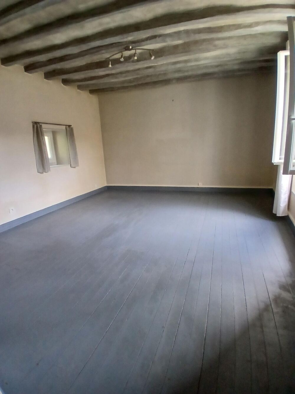 Maison de ville 80 m2 , son patio et garage,terrain