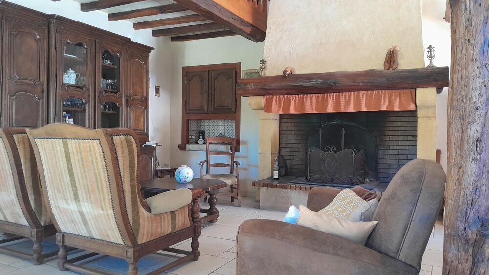 Vente Maison Description de cette maison de 278 m² avec piscine et terrain de plus de 7000 m² Castelnau-magnoac