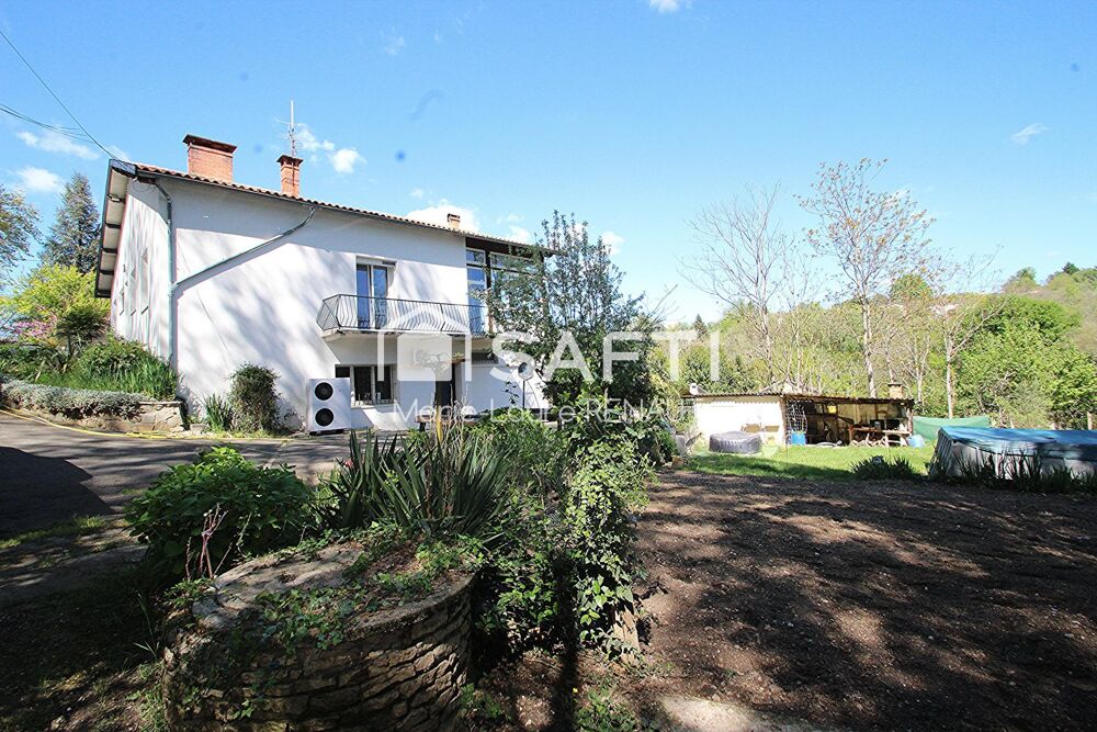 Grande maison familiale économe avec vaste espace idéal pour artisan, collectionneur ou stockage
