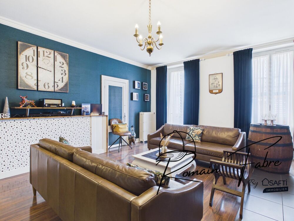 Vente Maison Maison en pierre d'exception de 12 pièces avec 8 chambres au coeur de Laruscade Laruscade