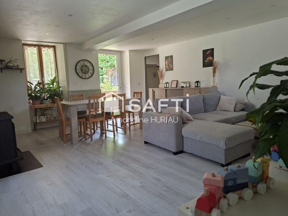 Vente Maison Maison de 112 m2 au coeur du village de Vensat Vensat