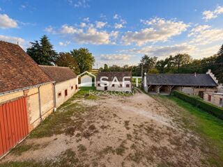 Vente Maison Propriété de caractère avec 3 maisons, dépendances et 8 000 m² de terrain Chateau-renault