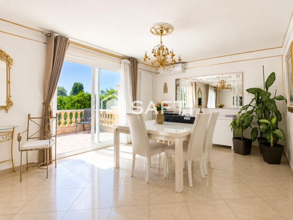 Grande maison familiale avec sous-sol aménagé