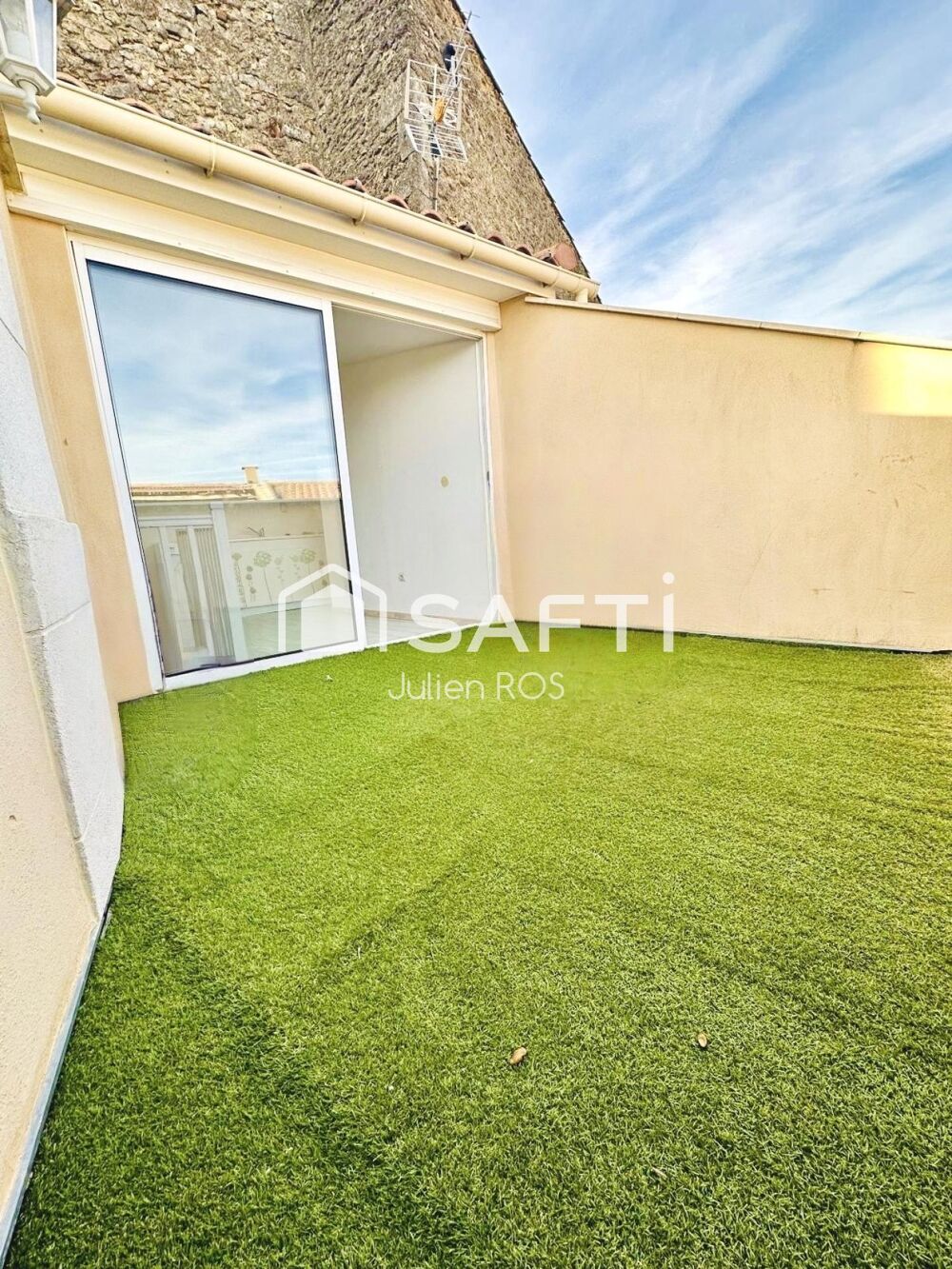 Vente Maison CORNEILHAN CENTRE – Maison de village 96 m² avec terrasse tropézienne Corneilhan