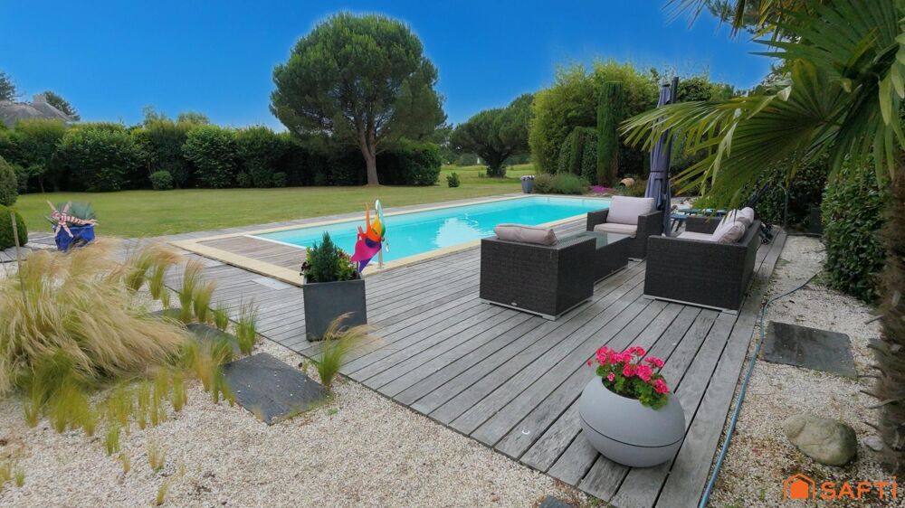 Villa d' architecte avec piscine sur le Golf