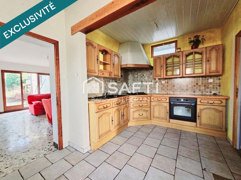 Maison semi-individuelle avec jardin et dépendance