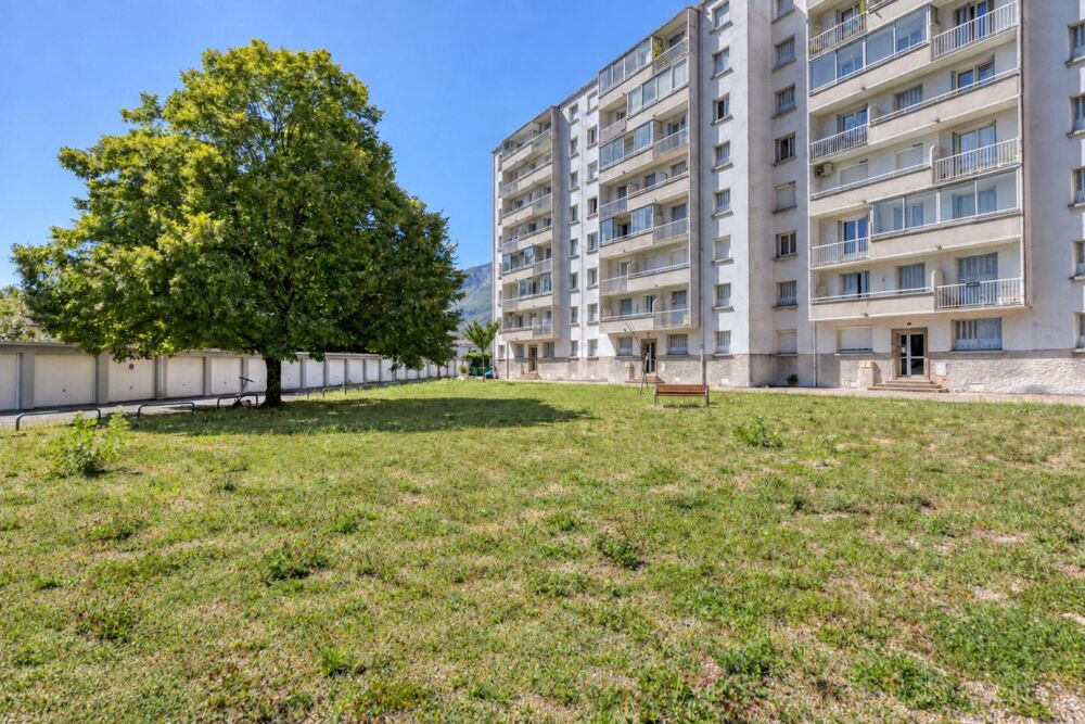 Vente Appartement SAINT-ÉGRÈVE – FIANCEY | T3 traversant – Balcon – Vue montagnes Saint-egreve