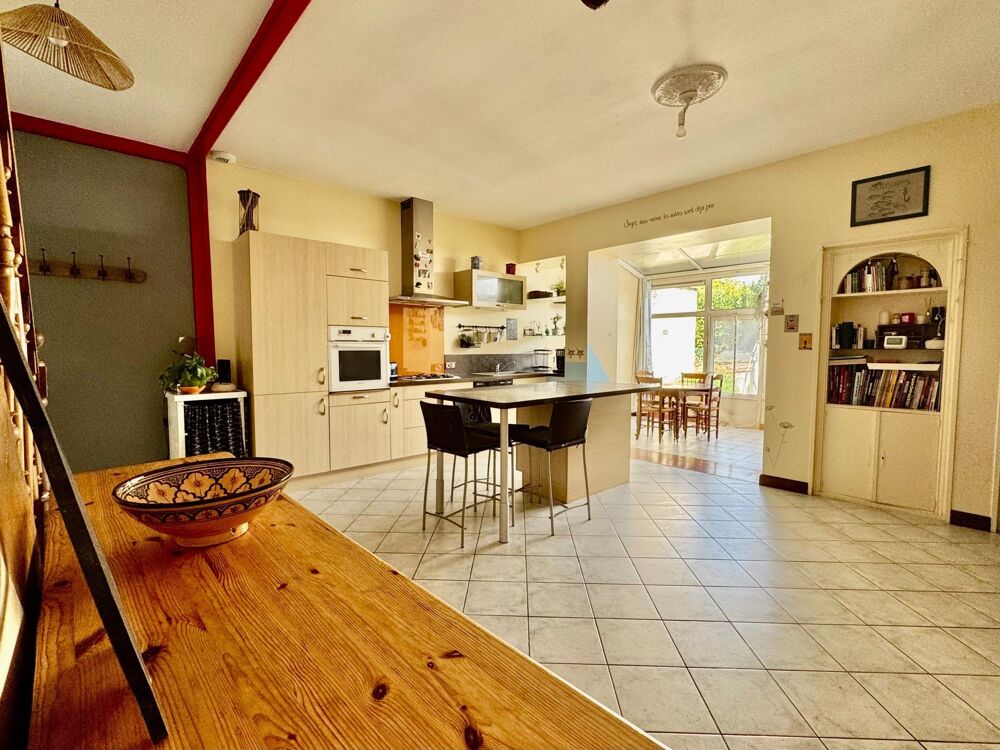 Vente Maison MAISON DE VILLE 3 CHAMBRES JARDIN CLOS ET DÉPENDANCES Fontenay-le-comte